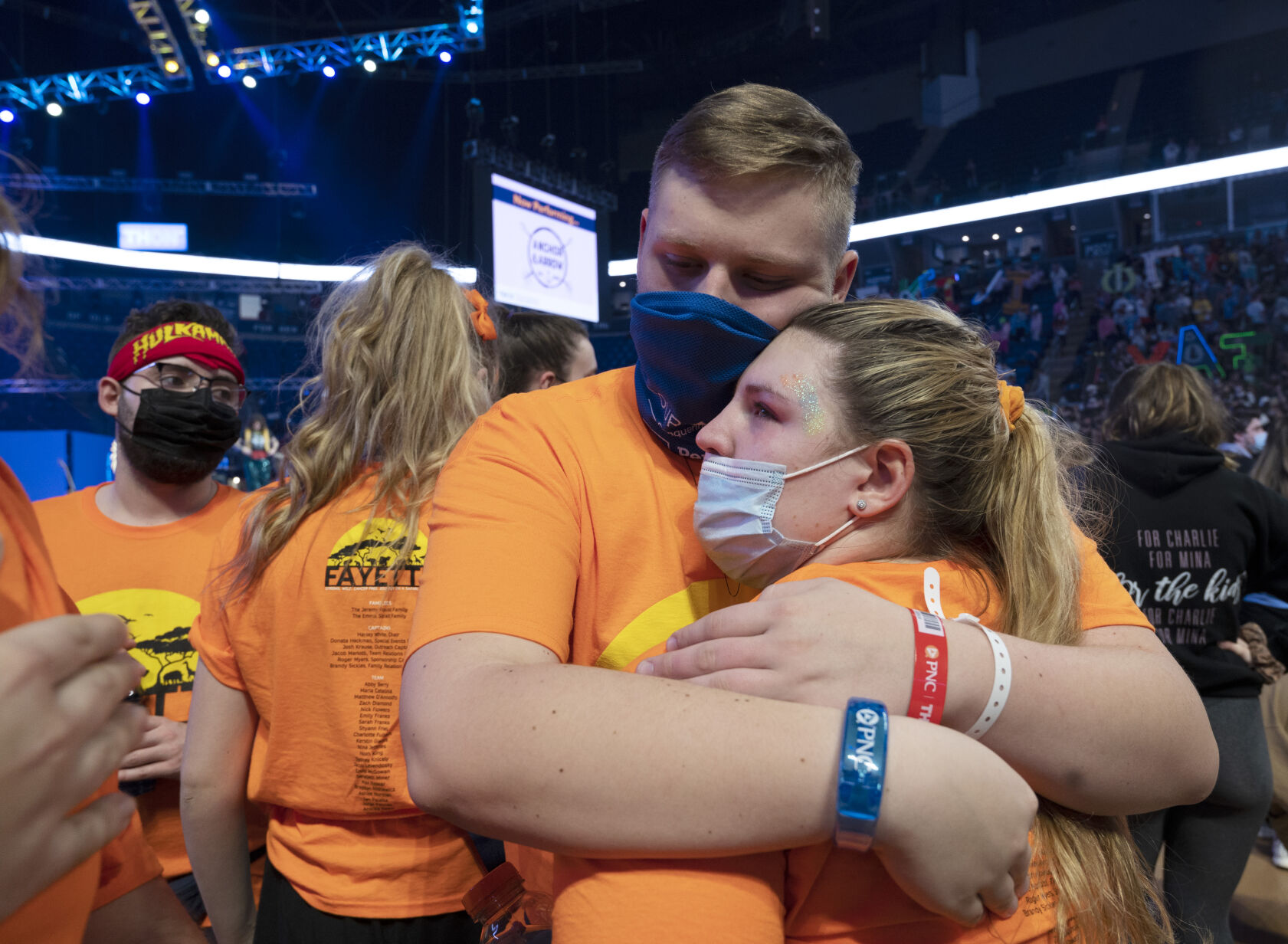 THON 2022, Fayette dancers hug